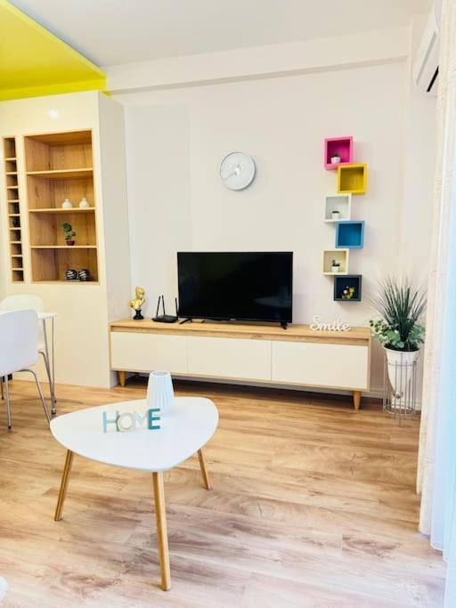 Yellow Apartment Драч Екстериор снимка